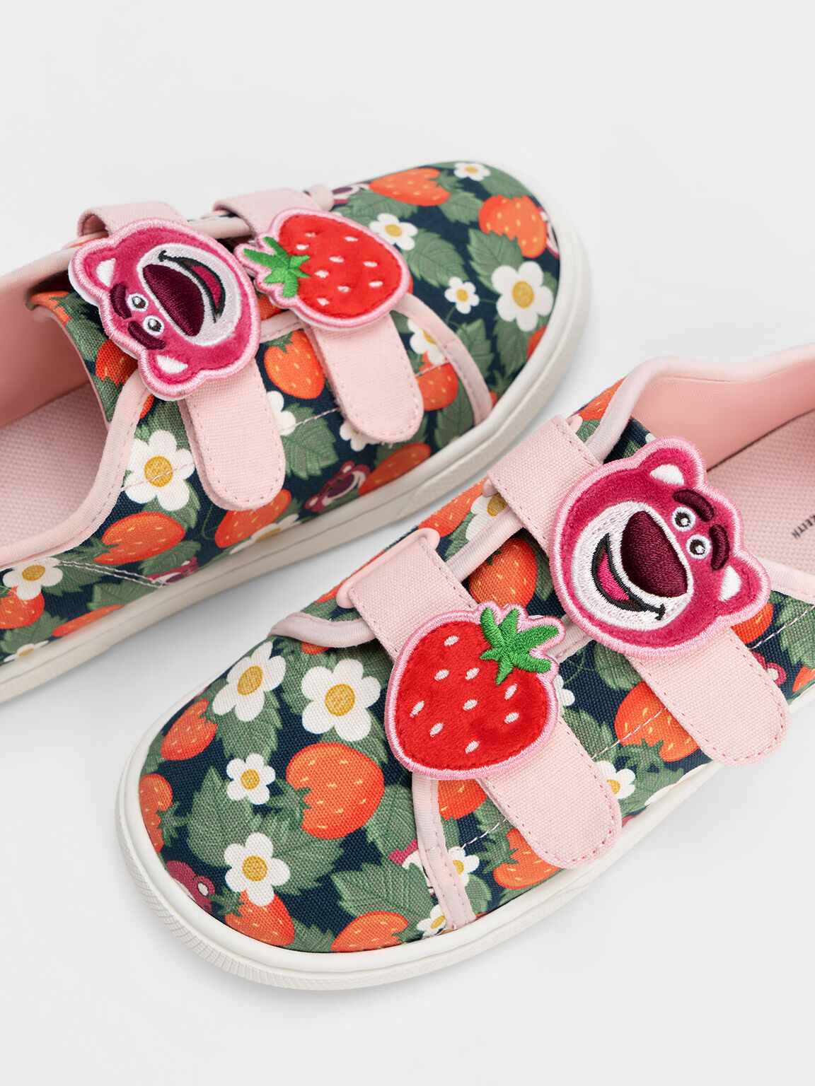 Sepatu Sneakers Girls' Strawberry-Print Lotso, Pink, hi-res