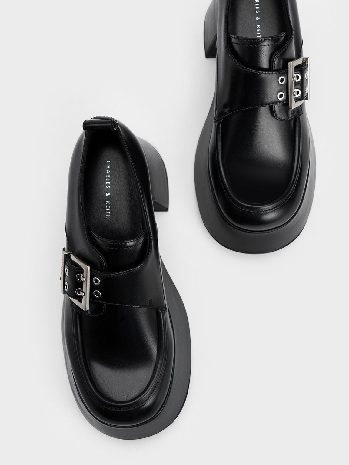 Sepatu Loafers Buckled Chunky Rubina, Black, hi-res