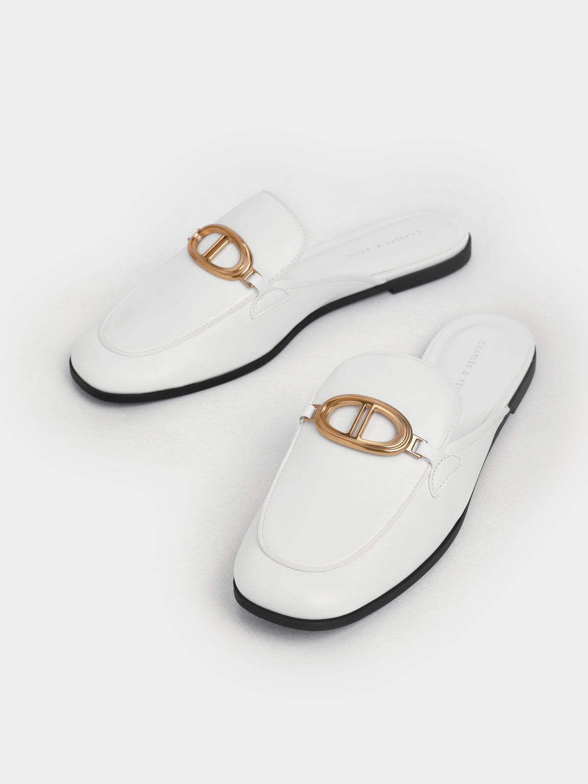 Sepatu Loafer Mules Metallic Accent, White, hi-res