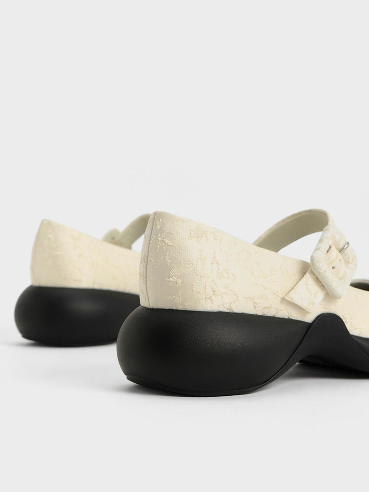 Sepatu Mary Janes Textured Hallie, White, hi-res