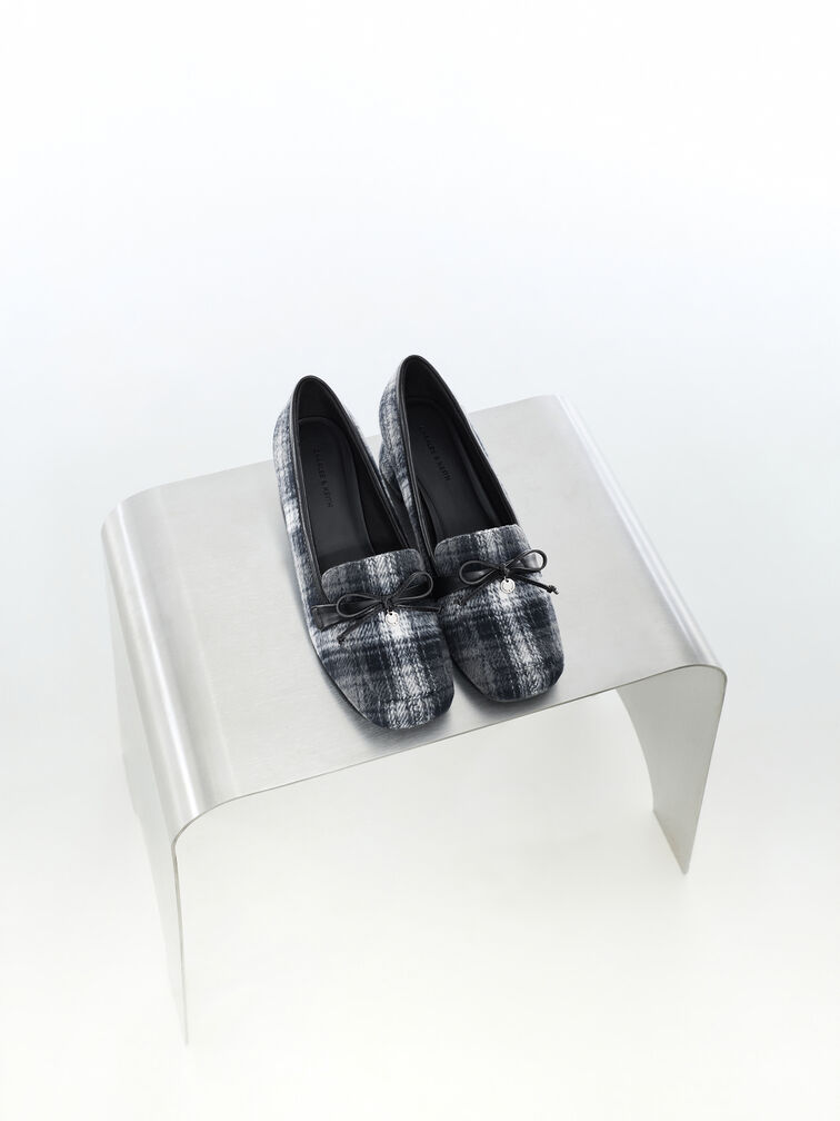 Sepatu Pumps Loafer Bow Circle-Charm, Dark Grey, hi-res