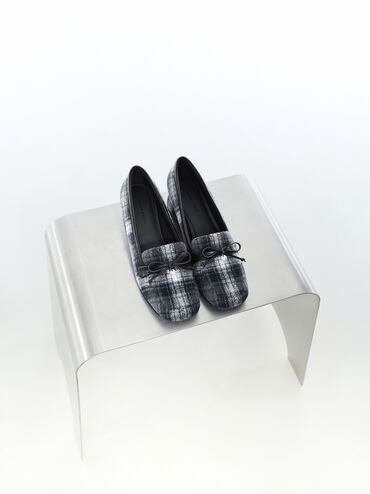 Sepatu Pumps Loafer Bow Circle-Charm, Dark Grey, hi-res