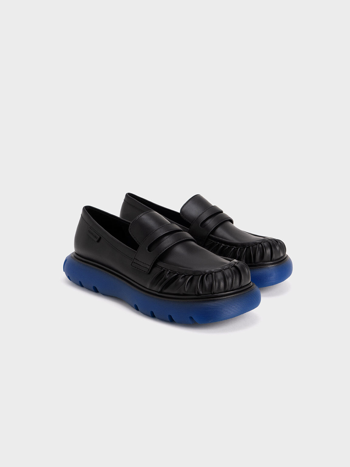 Sepatu Penny Loafers Ruched Ridged-Sole, Black, hi-res