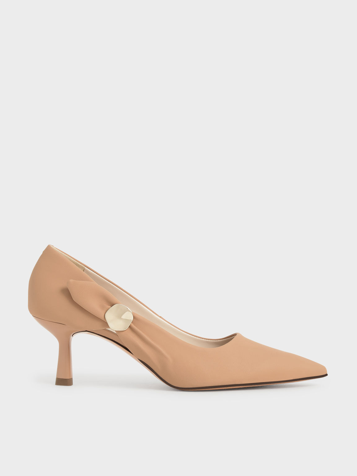 Beige Sepatu Embellished Pointed Toe 