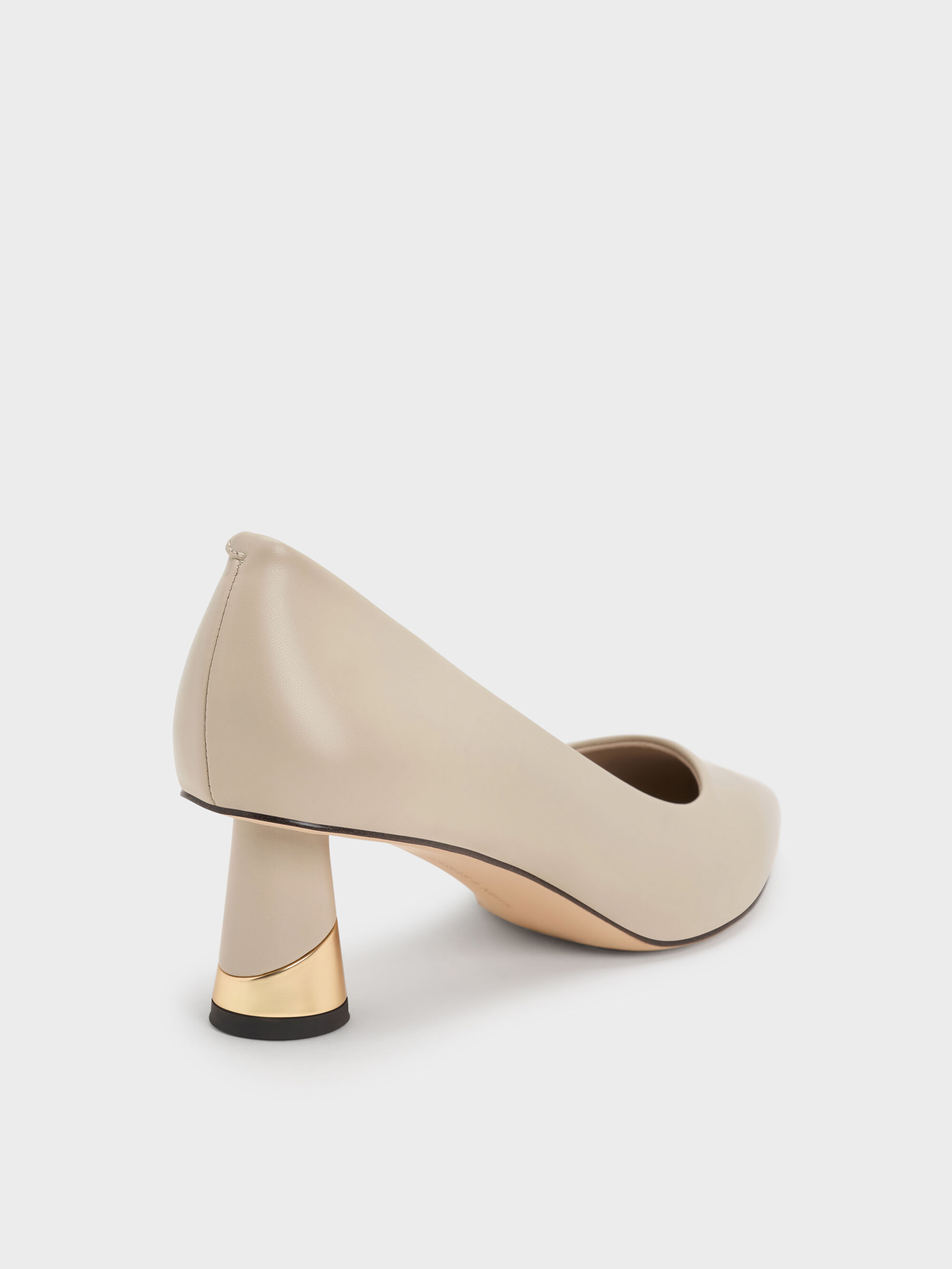 Chalk Sepatu Pumps Textured Heel 