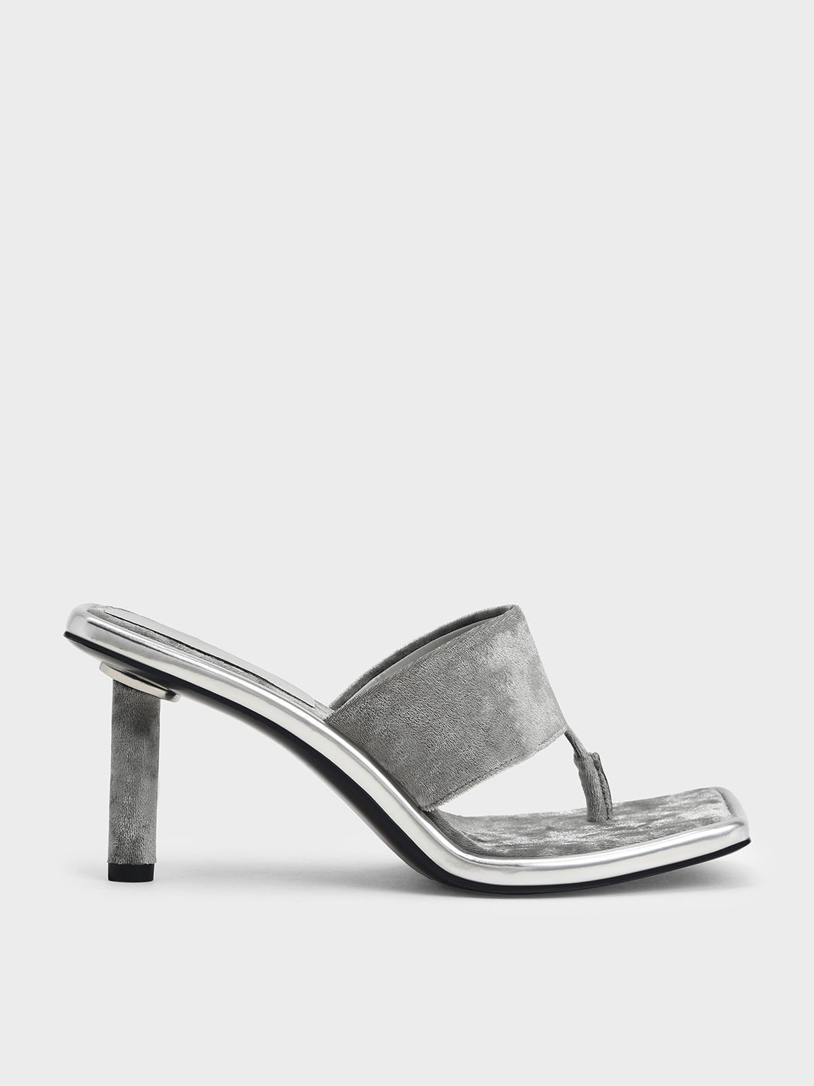Koleksi Holiday 2021: Sandal Thong Heeled Etta Velvet, Light Grey, hi-res