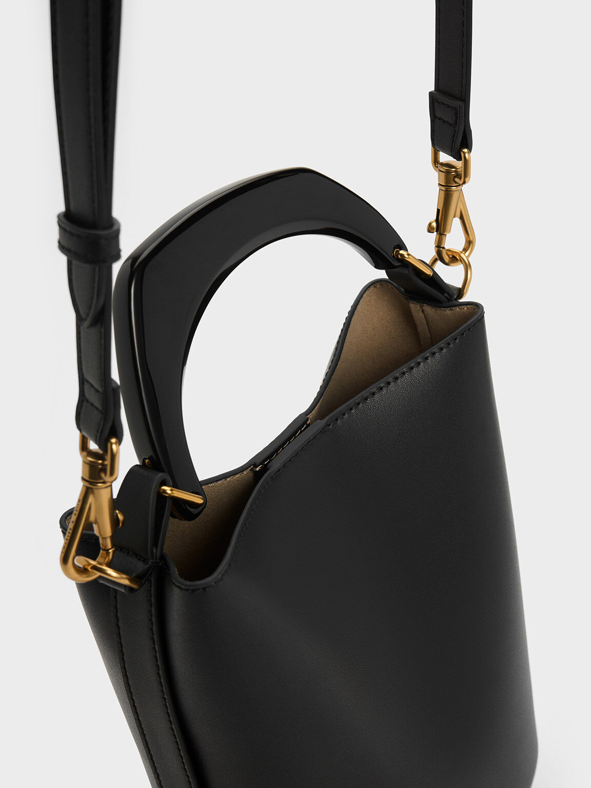 Charles and keith acrylic handle bucket bag clearance