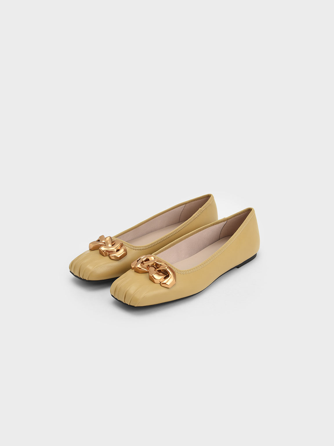 Sepatu Ballerinas Ruched Square-Toe Chunky Chain-Link, Mustard, hi-res