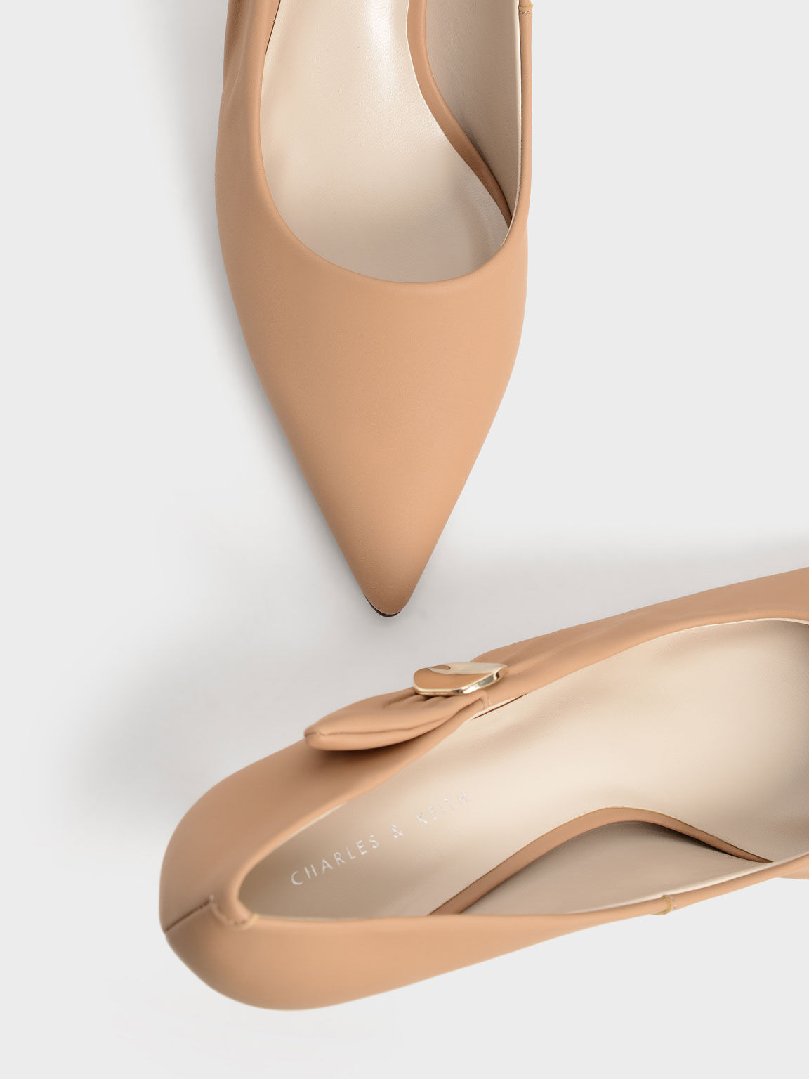 Beige Sepatu Embellished Pointed Toe 