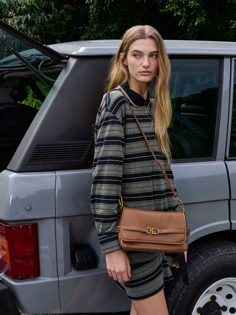 Tas Bahu Belted Metallic-Buckle Gwynne, Chocolate, hi-res