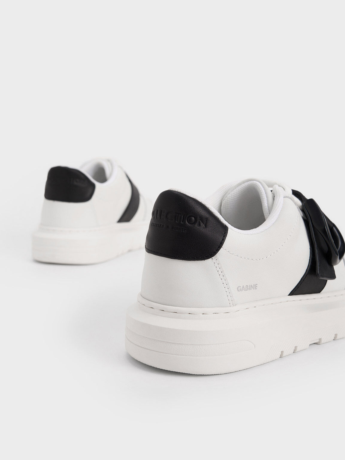 Sepatu Sneakers Leather Low-Top Gabine, Black, hi-res