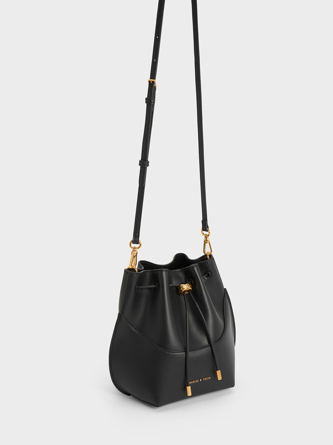 Black Cassiopeia Bucket Bag CHARLES KEITH ID