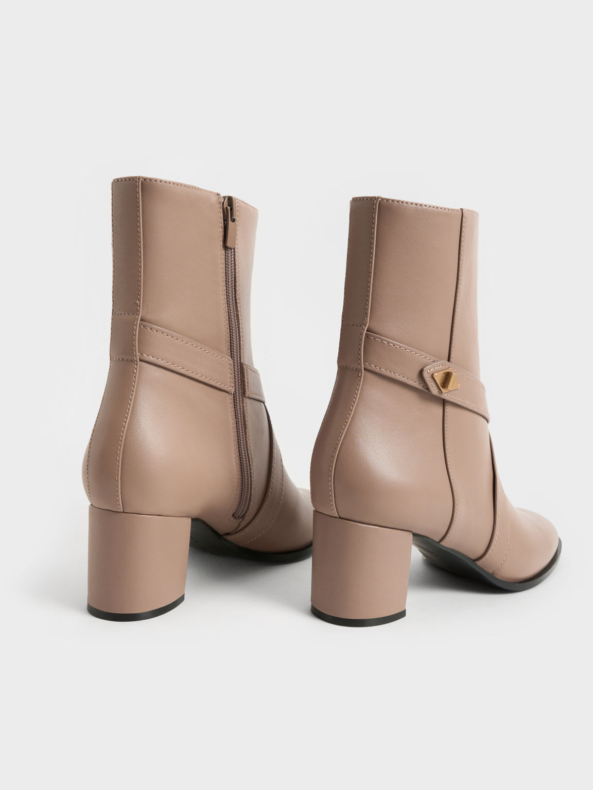 Sepatu Ankle Boots Metallic Accent Crossover, Camel, hi-res