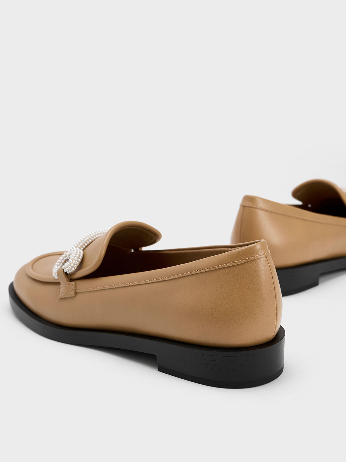 Sepatu Loafers Beaded Strap, Camel, hi-res