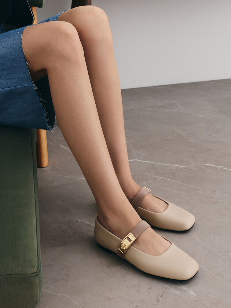 Sepatu Flats Mary Jane Metallic-Buckle Lando Two-Tone, Chalk, hi-res