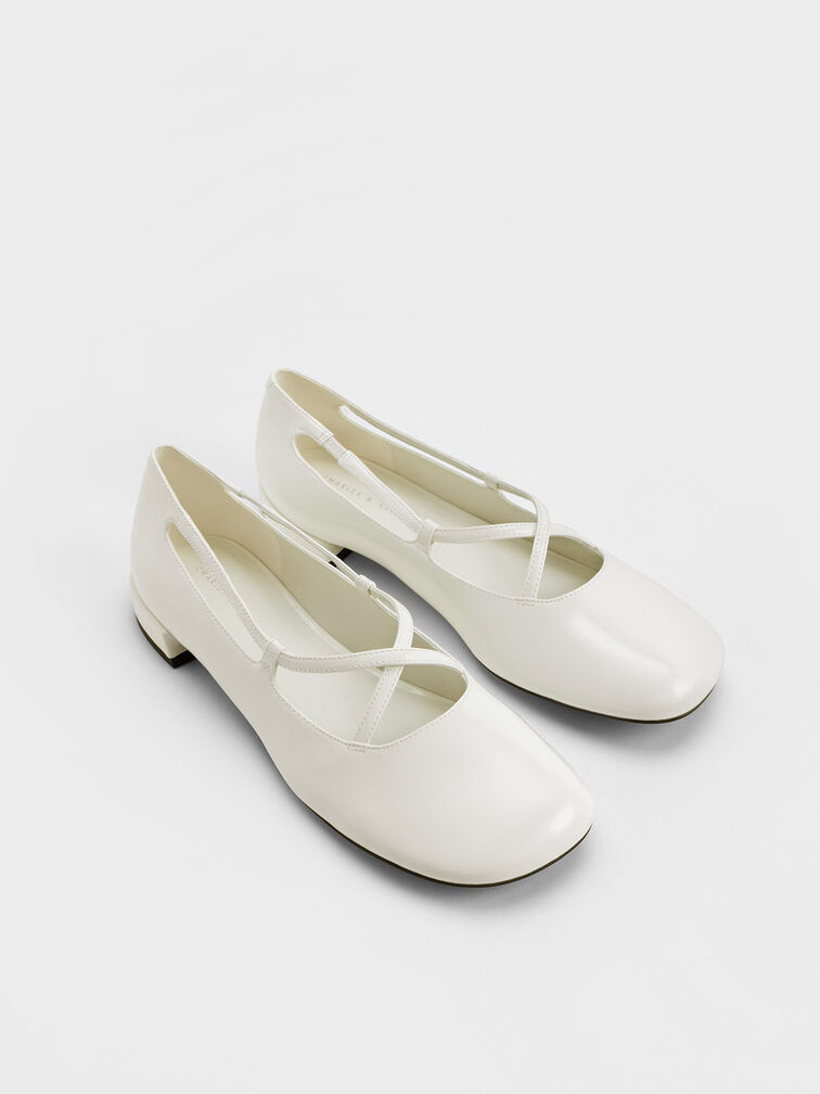 Sepatu Ballerinas Patent Crossover, Cream, hi-res