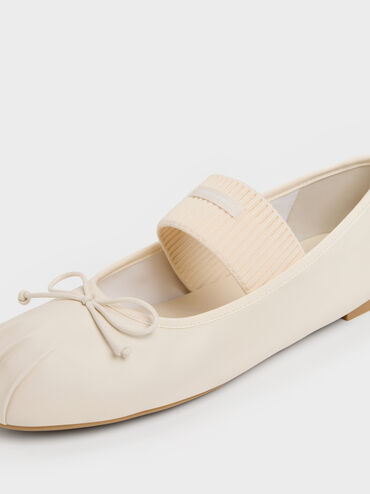 Sepatu Flats Mary Jane Furry-Strap Bow Winona, Chalk, hi-res