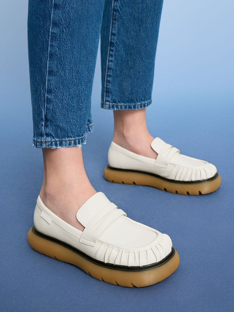 Sepatu Penny Loafers Ruched Ridged-Sole, White, hi-res