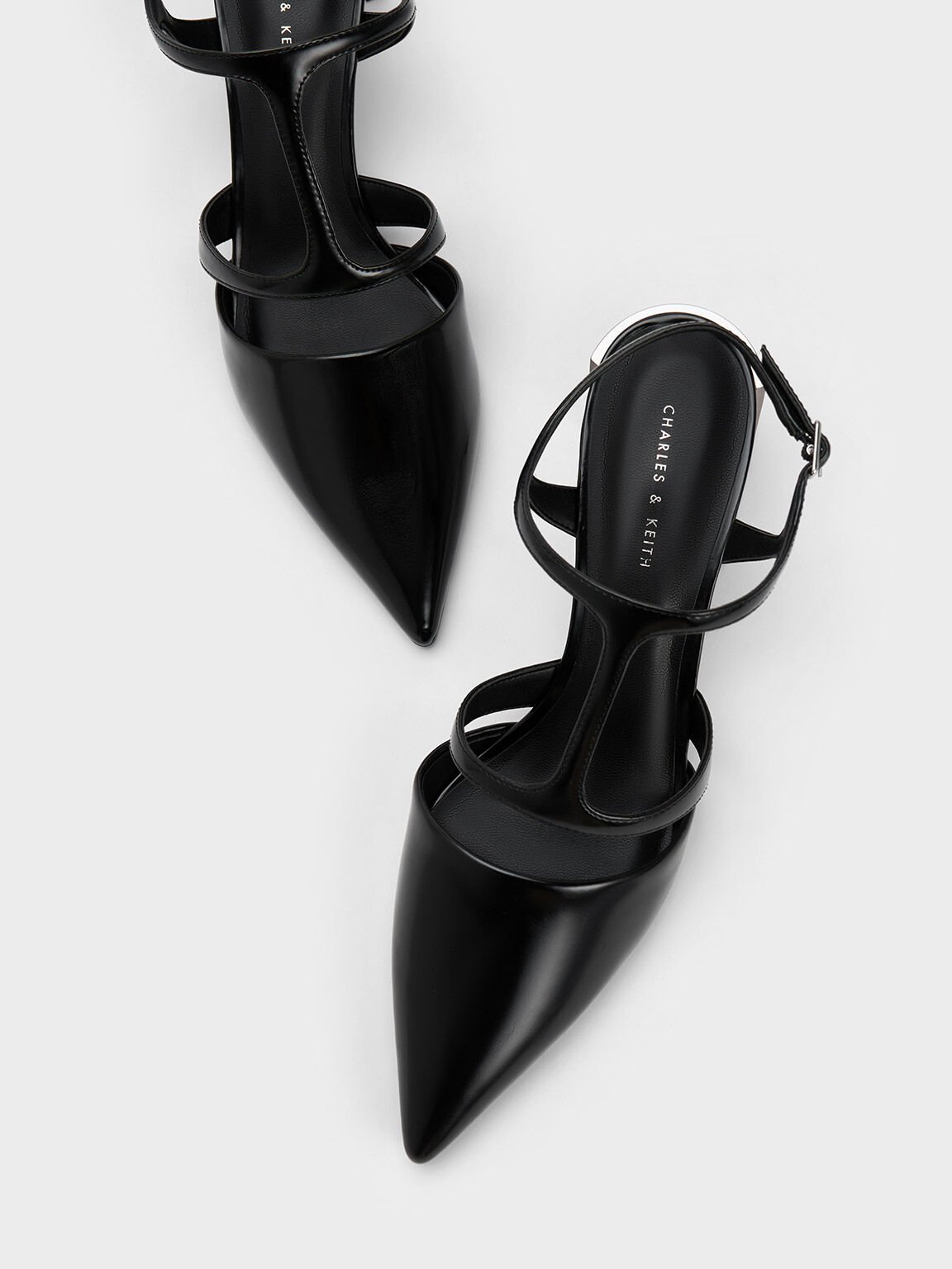 Sepatu Pumps Curved Heel T-Strap, Black Boxed, hi-res