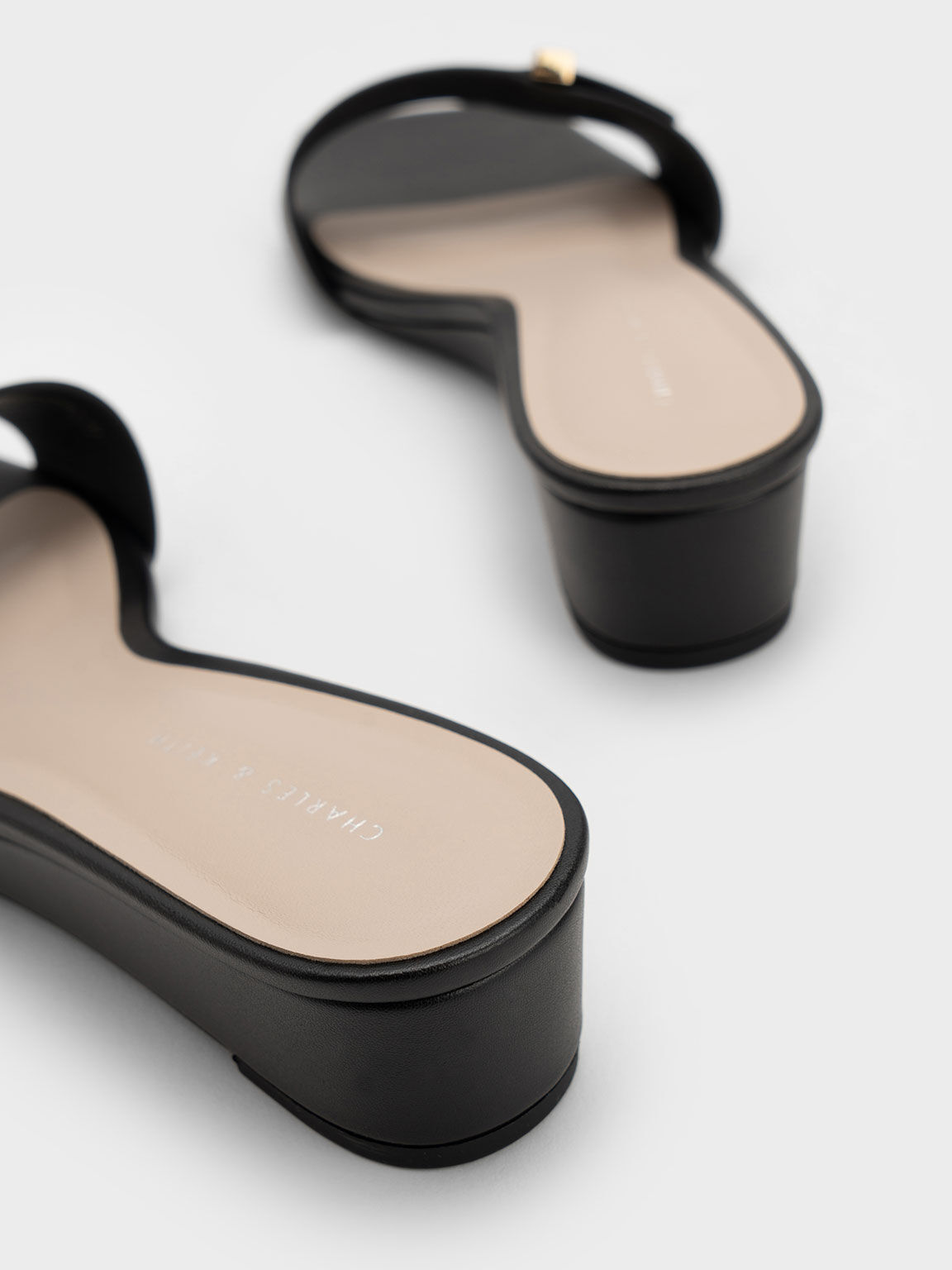 Sepatu Wedges Square-Toe Metallic Accent, Black, hi-res