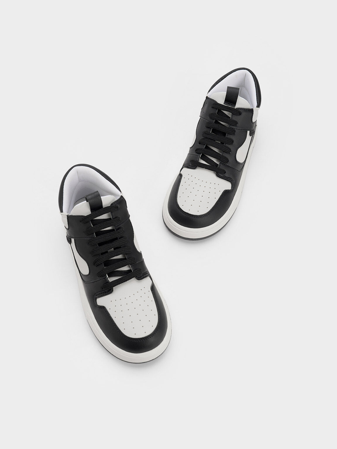 Sepatu Sneakers High-Top Platform Two-Tone, Black, hi-res