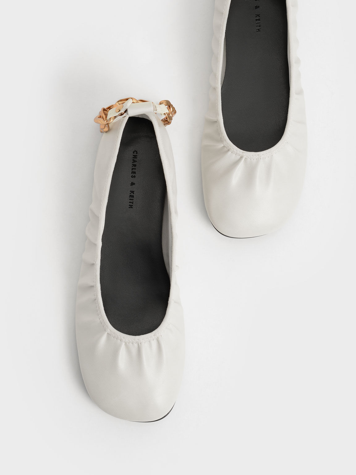 Sepatu Flat Ankle Ballerina Chunky Chain, Chalk, hi-res