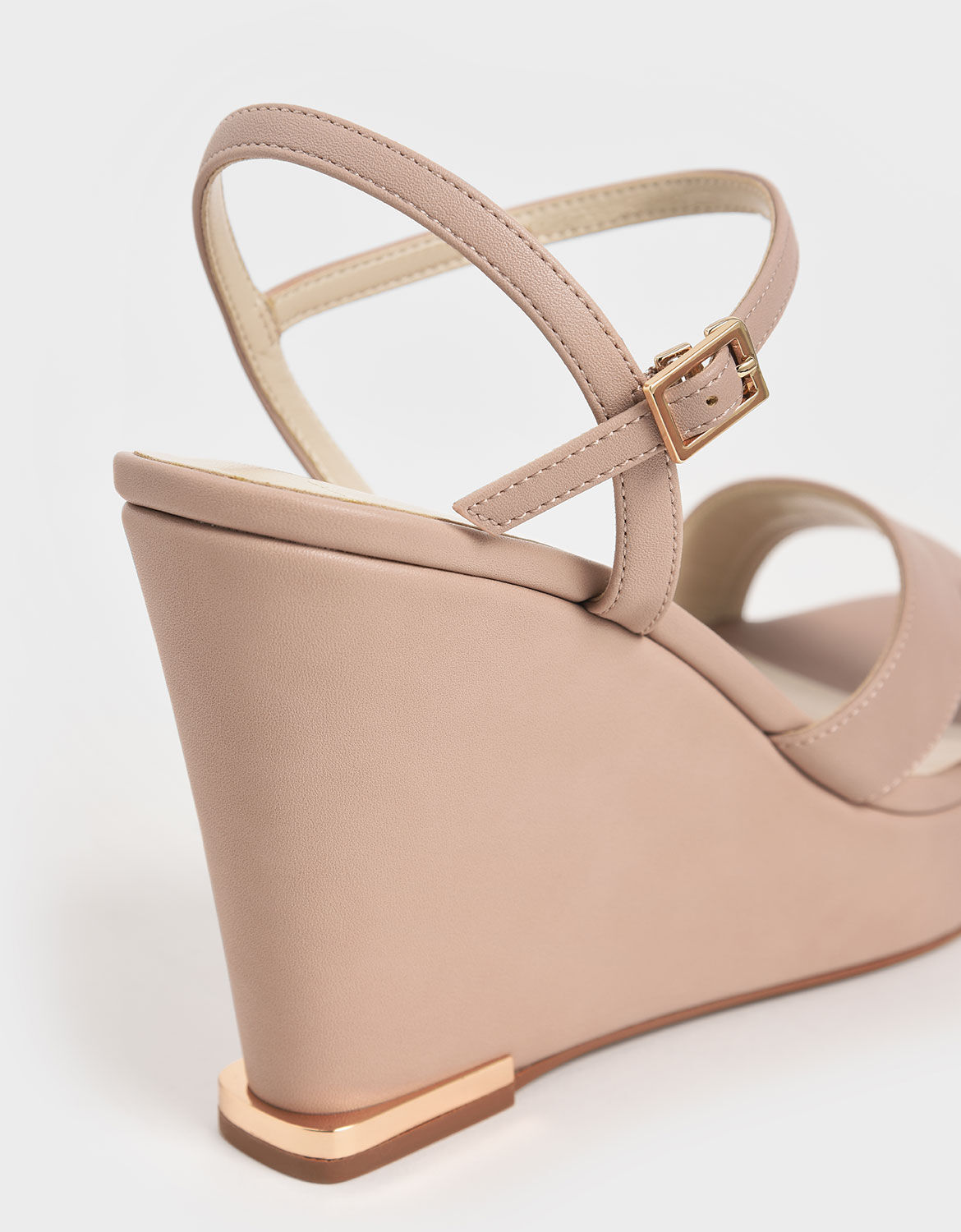 Nude Sepatu Asymmetric Strap Platform 