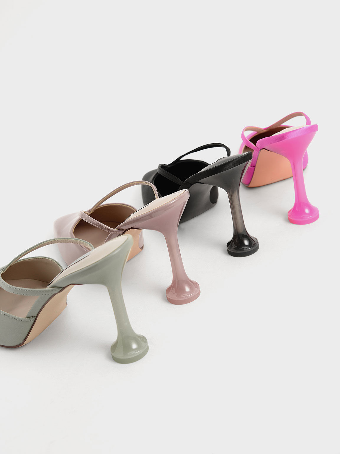 Sepatu Sculptural Heel Patent Strappy, Taupe, hi-res