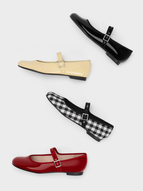 Sepatu Flats Patent Buckled Mary Jane