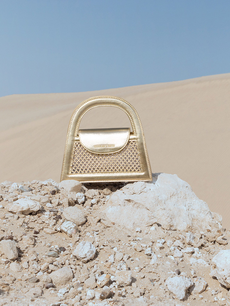  - CHARLES & KEITH