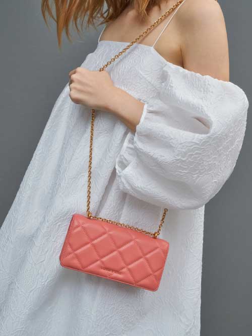 Dompet Panjang Chain Handle Quilted, Coral