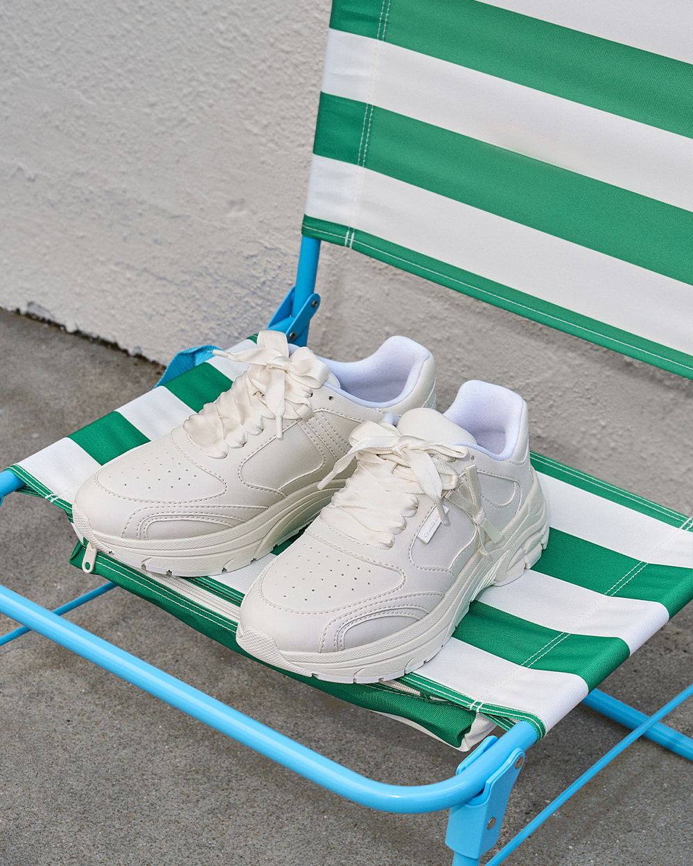 Women’s lace-up chunky sneakers in white  - CHARLES & KEITH