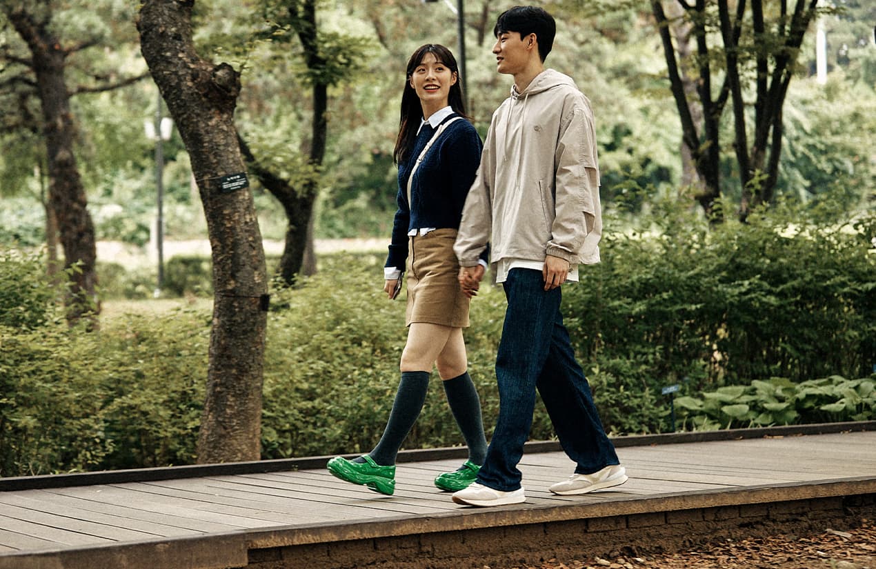 Sepatu Rooney Patent Mary Janes, seperti dilihat pada seri orisinal K-drama ‘MBTI Love’ – CHARLES & KEITH