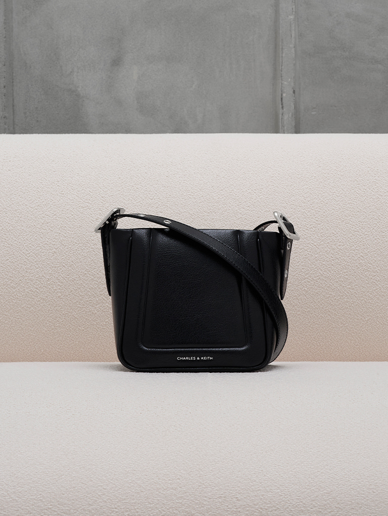 Women's Petra boxy bucket bag in noir  - CHARLES & KEITH