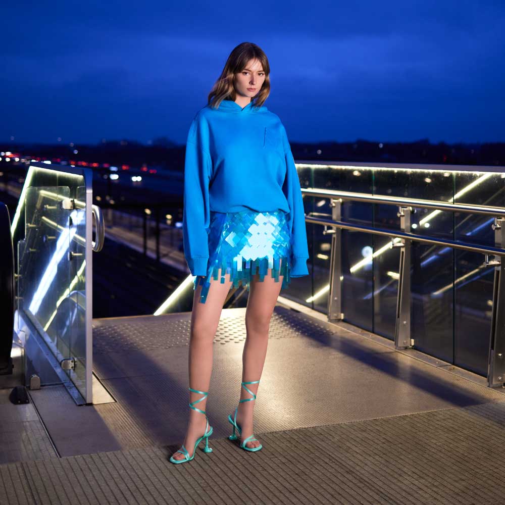 Sandal strappy wanitaCelestine sculptural heel warna biru – CHARLES & KEITH