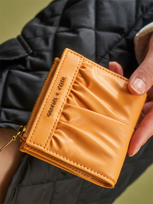 Shop Women's Wallets Exclusive Styles CHARLES & KEITH ID