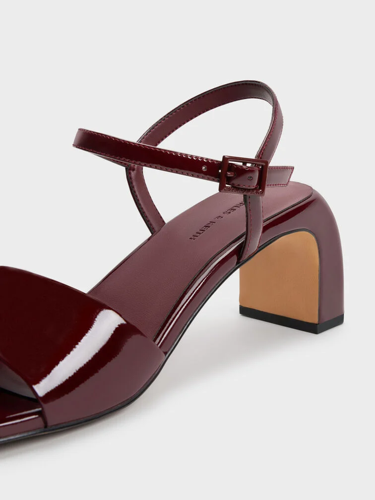 A curved sculptural blade heel is sleek yet striking — it will add just the right amount of visual interest to everyday outfits. 