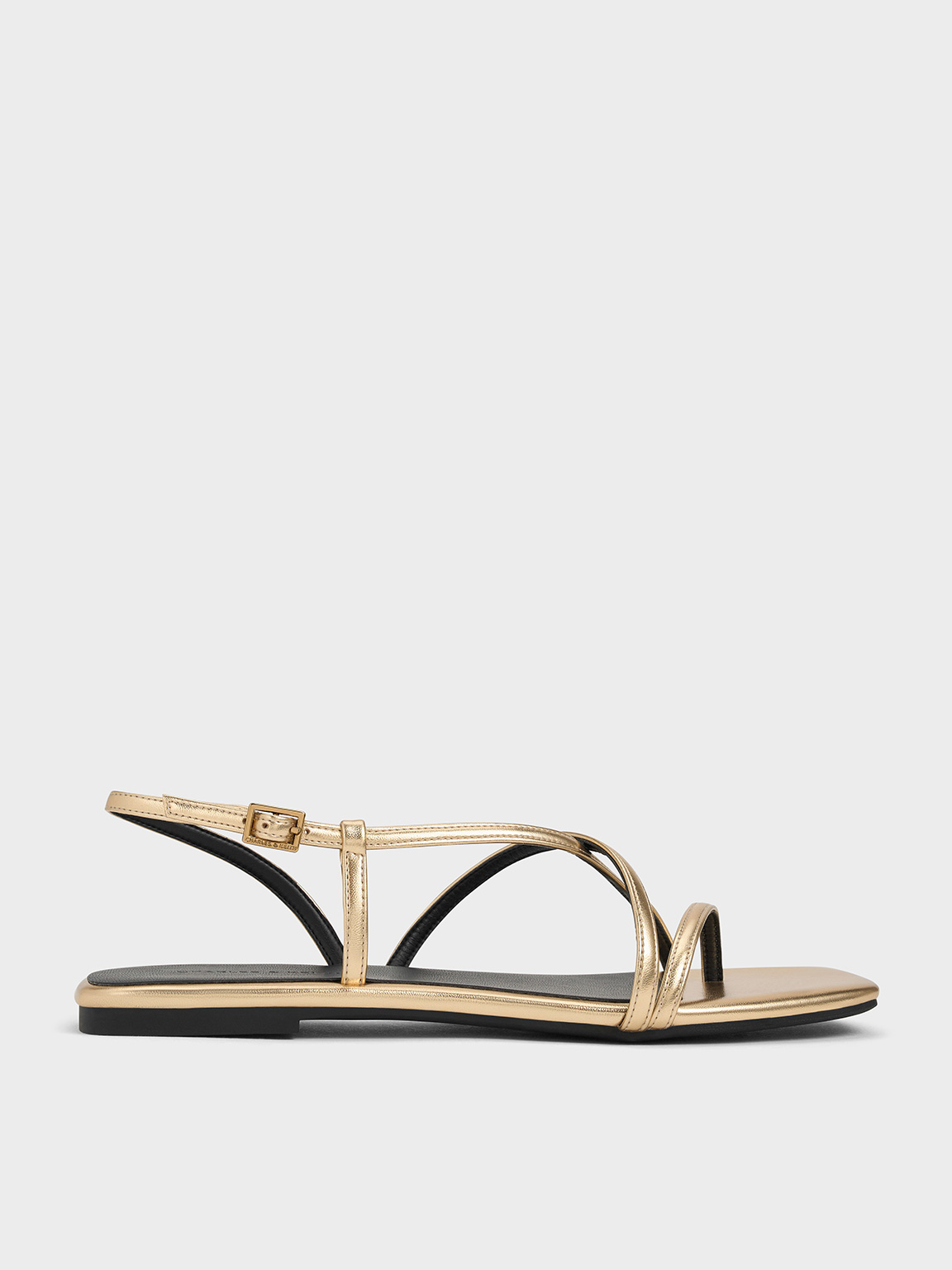 s*y様 正規品　新品　MEDI ENAMEL STRAP THONG SAND Gold Metallic Strappy Thong Sandals - CHARLES & KEITH ID